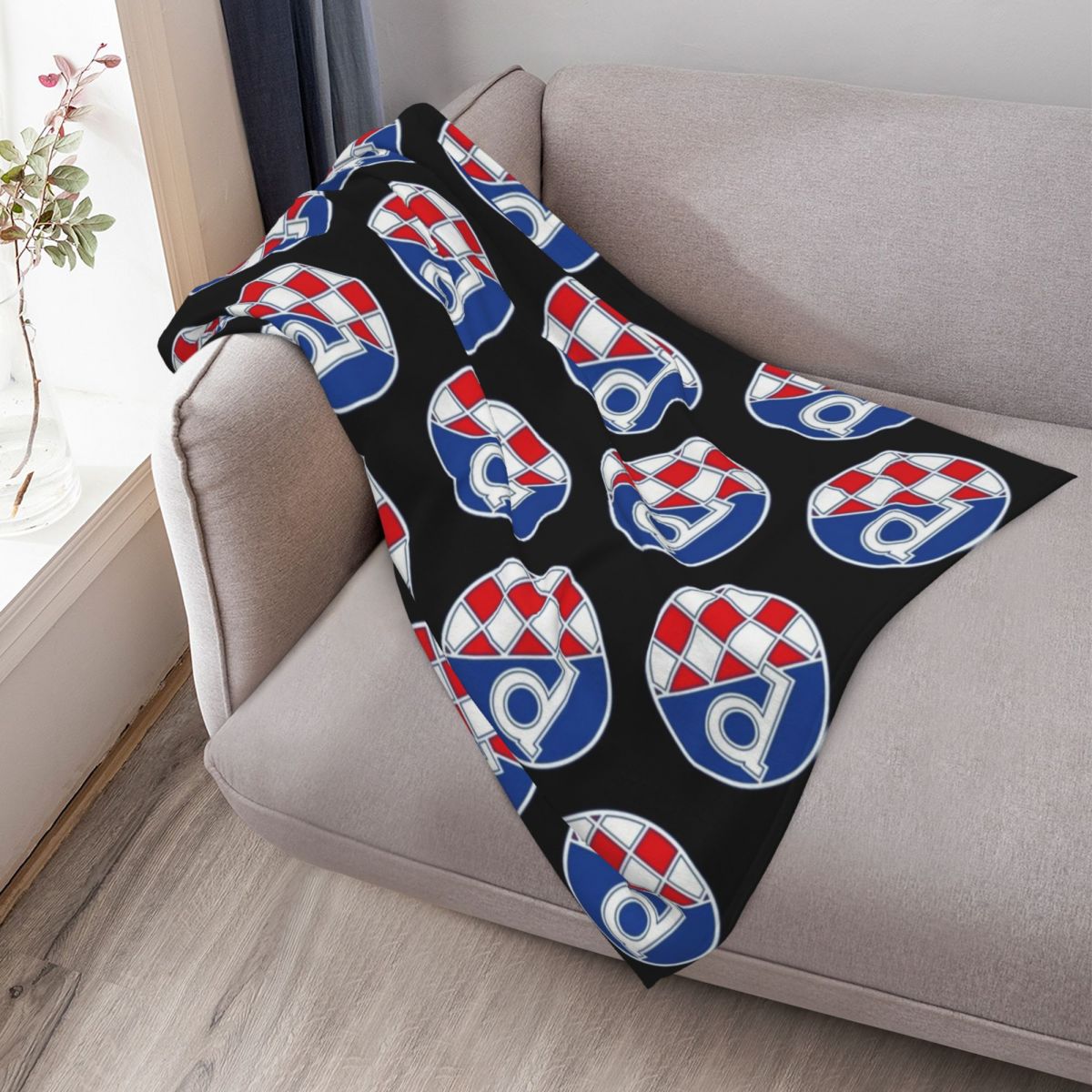 Dinamo Zagreb Throw Blanket De - Home Decor Zagreb ulasan dan harga
